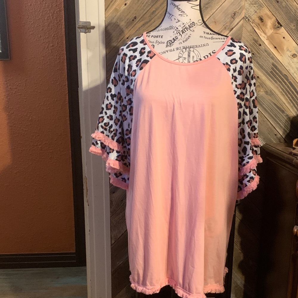 Women’s Pink Leopard-Print Raglan Sleeve Top
